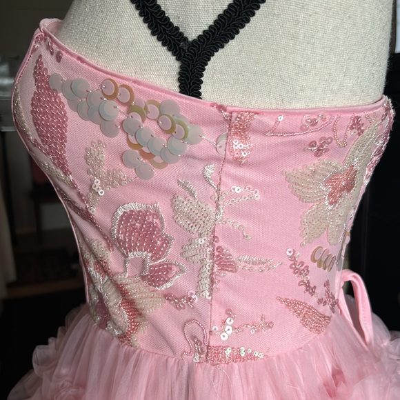 🔥NWT One shoulder sequin bodice mesh hem cake dress in pink size xs p2p 19+ - Picture 9 of 11